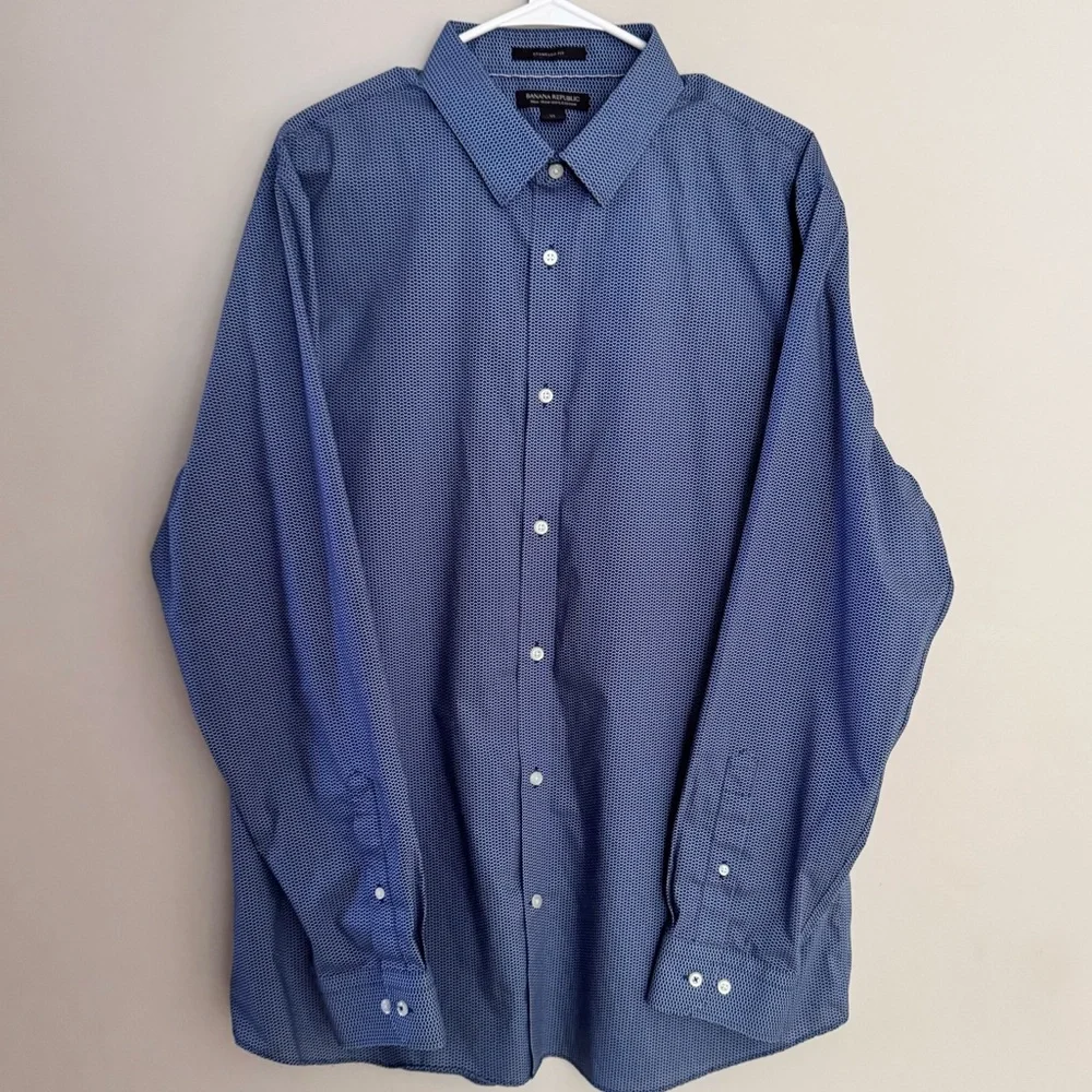 Banana Republic Men’s Standard-Fit‎ Non-Iron Cotton Button Shirt Size XL Blue